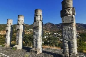 atlates de tula esculcuturas totecas