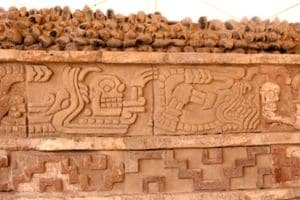 Bajo relieve tolte Tulla