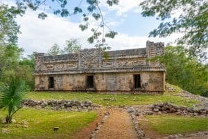 zona arqueológica de xlapak Yucatán